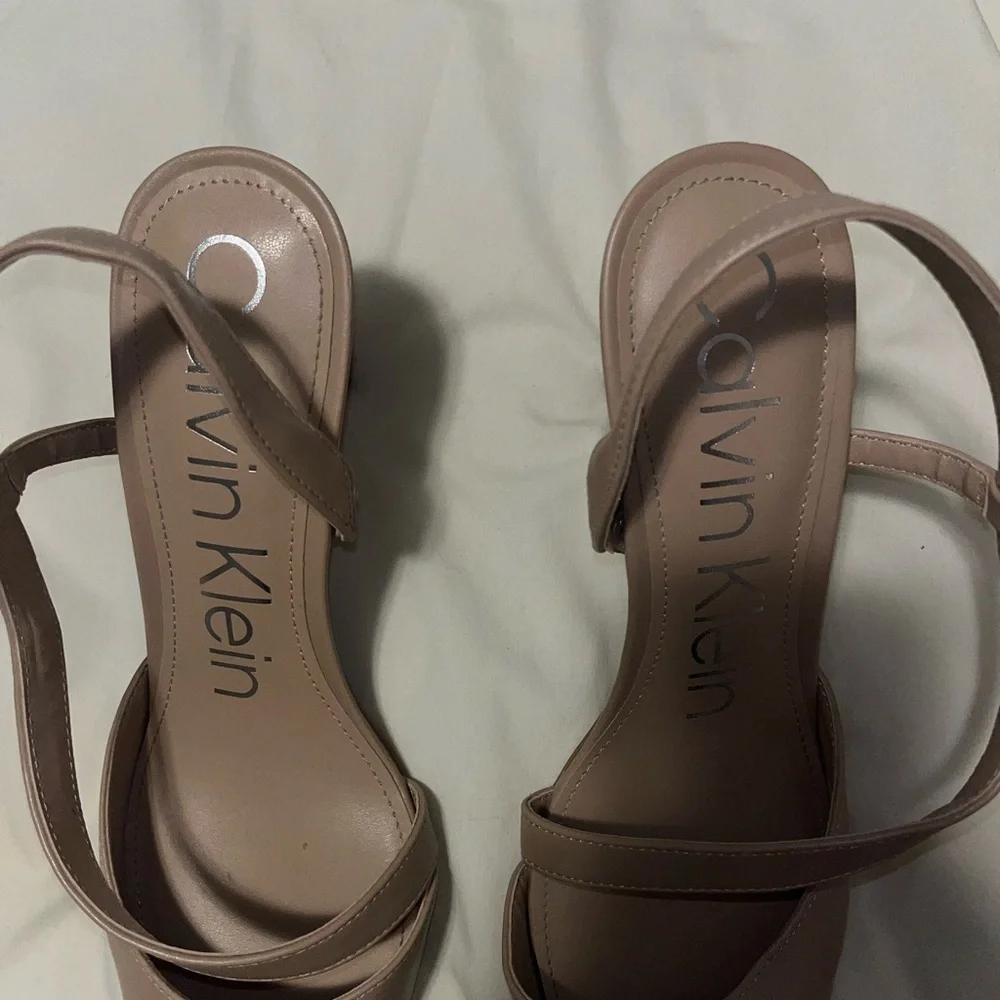 NUDE CALVIN KLEIN GILISA HEELS 👡 - Picture 5 of 8